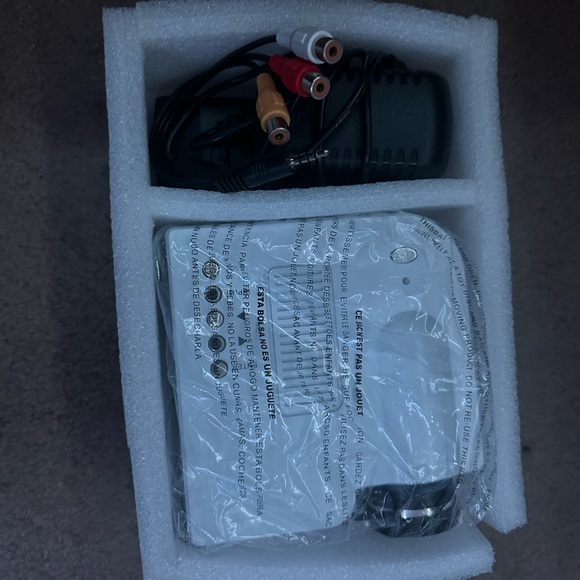 Lcd Projecter - Picture 2 of 4